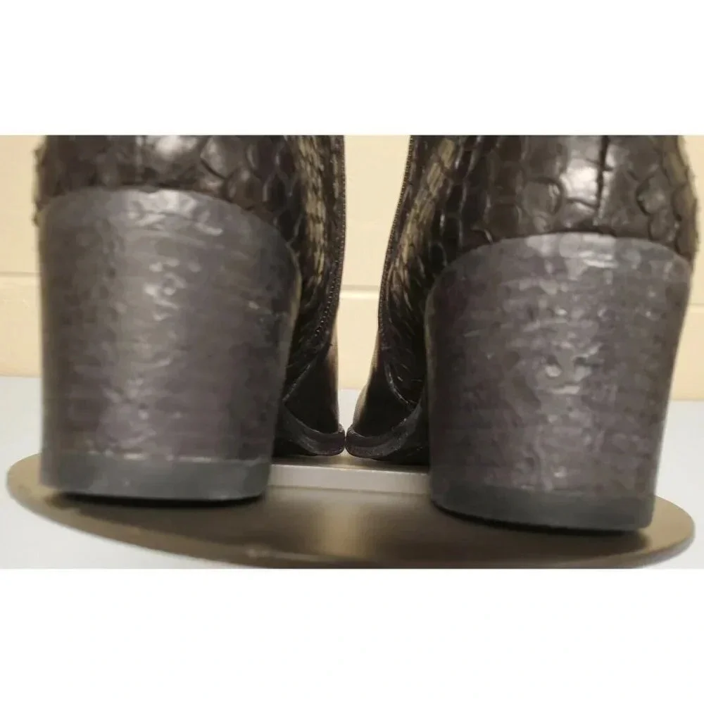 Gidigio Black Leather Reptile Design Bootie/Ankle